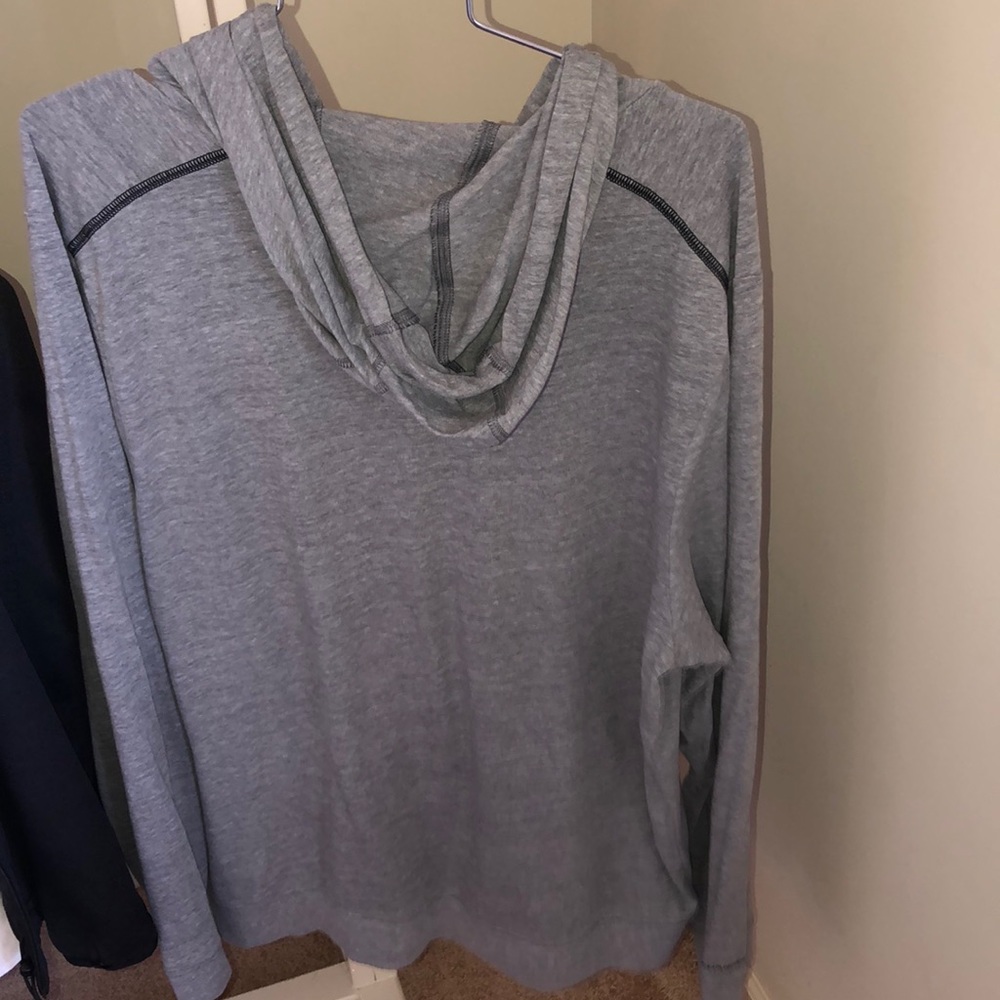 Large Under Armor Spring Jacket Used - image 5